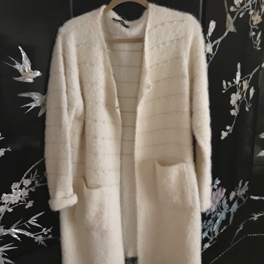 🍦 Furry with pearls NWOT